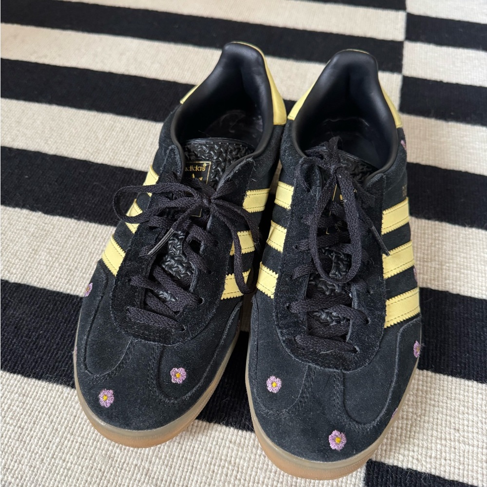 Adidas Gazelle Sneakers